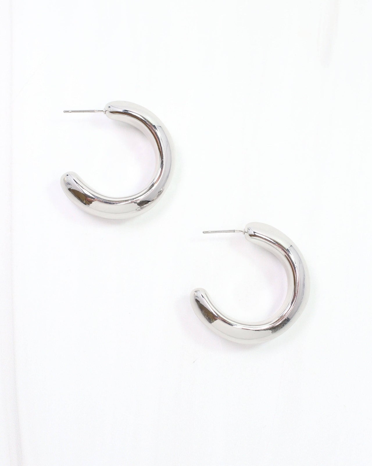Callen Wavy Hoop Earring Silver