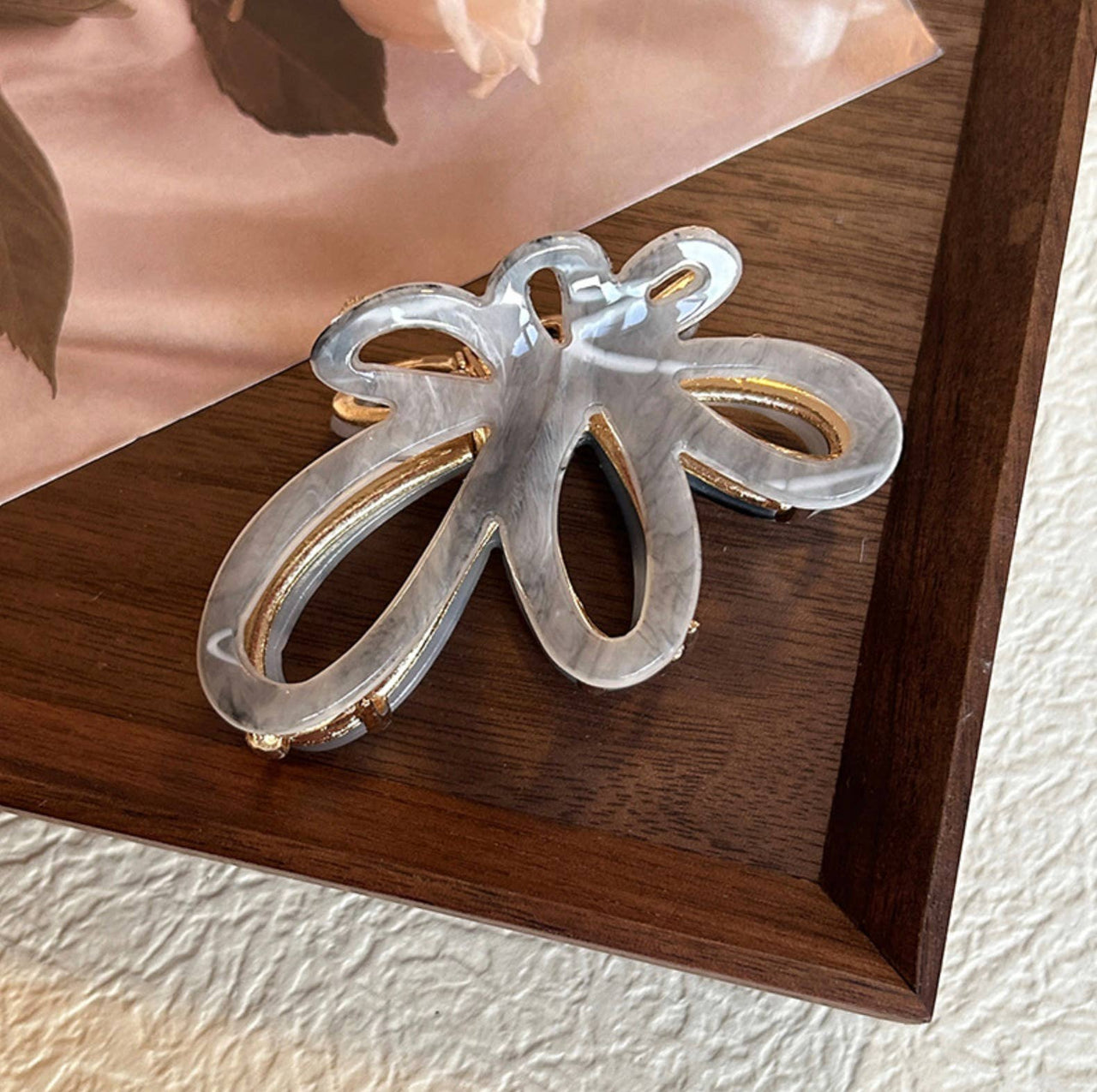 Marbled Gold Floral Hair Claw (Assorted)