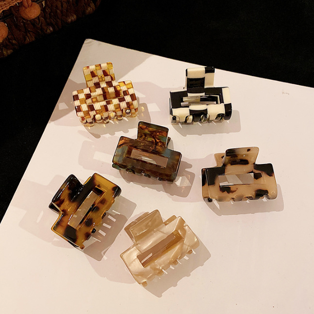 Mini 1.25" Acetate Tortoise Hair Claw (ASSORTED)