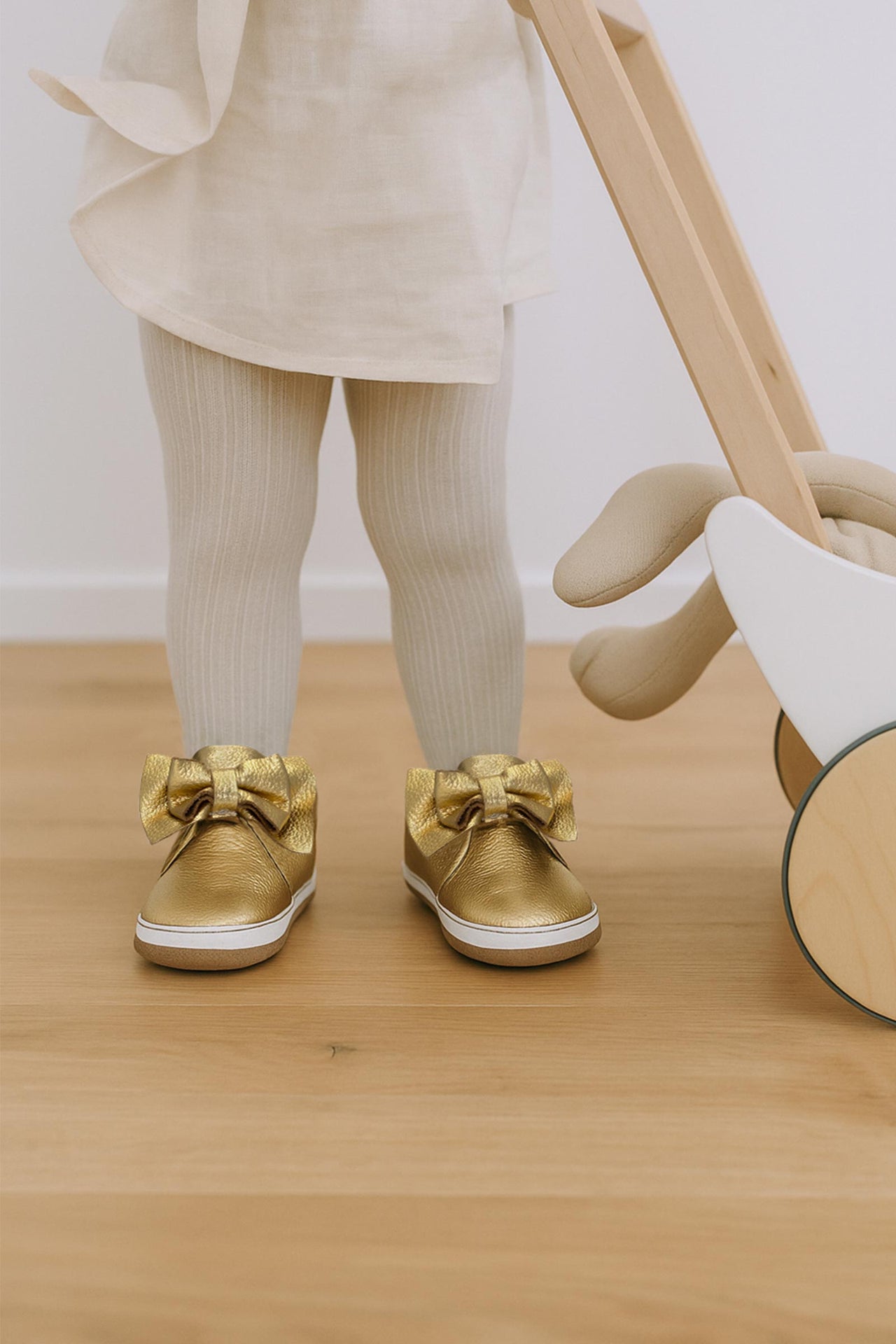 Aria First Kicks | Gold