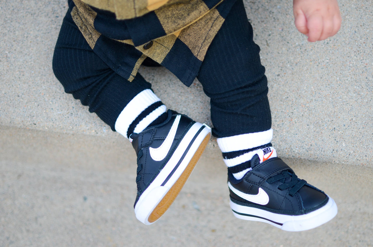 Socks | Signature White with Black Stripe