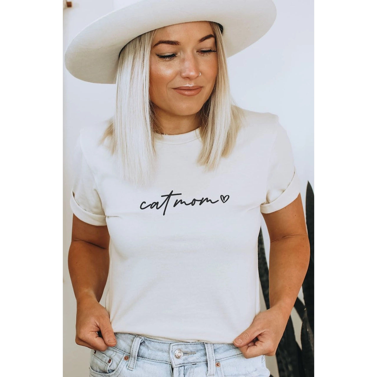 The Cat Mom Graphic Tee